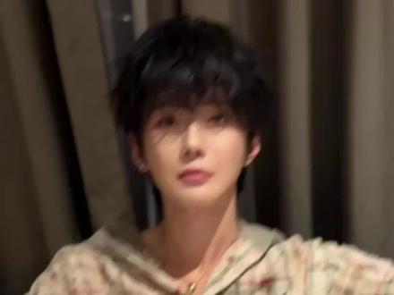 #郝熠然 不是说单人直播吗!两个人大发嫂子瘾!#云熠 #小星河