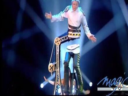 法国电视台之魔术师皮特马韦Peter Marvey大型魔术表演【人体分离】
#法国电视台 #大型魔术 #大型魔术表演