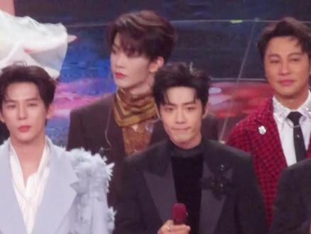 一张帅脸的旁边是另一张帅脸 #肖战 #王安宇 #肖战东方卫视跨年