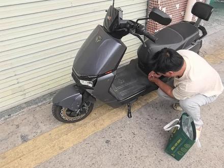 雅迪冠能6-T60型号电动车安装标准72V40A宁德时代锂电池全过程!第一集 #锂电池 #锂电池激光焊接机 #锂电池定制 #锂电池安装 #雅迪电动车锂电池