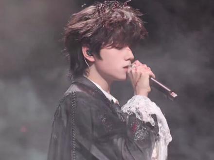 谁来懂一下这一段加小提琴 完全神级舞台 #王橹杰 #王橹杰小提琴 #lovely #王橹杰lovely舞台 原视频cr水印