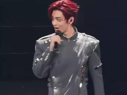 这可是成都啊!侯明昊你自求多福吧!
#侯明昊 #侯明昊成都演唱会