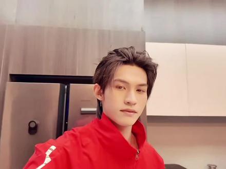 嘴角好难压啊!#郝熠然 #云旗