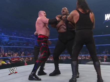 WWE双打赛,送葬者&凯恩vs马克亨利&大V老爹,两个大老黑被锁吐血 #摔角 #送葬者 #红魔凯恩 #马克亨利 #大V老爹 #毁灭兄弟 #摔角狂热 #综合格斗