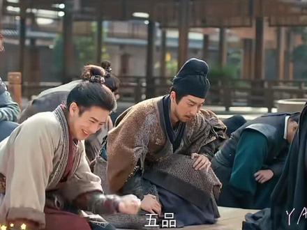 李怀安:嘻嘻,谢征:不好
#逐玉 #李怀安 #任豪