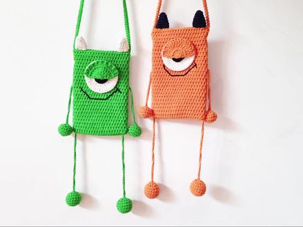 手工钩针毛线编织小怪兽手机包教程,独眼怪兽手机斜挎包#手机包钩织教程 #钩针教程 #钩针编织教程 #钩织教程 #毛线编织