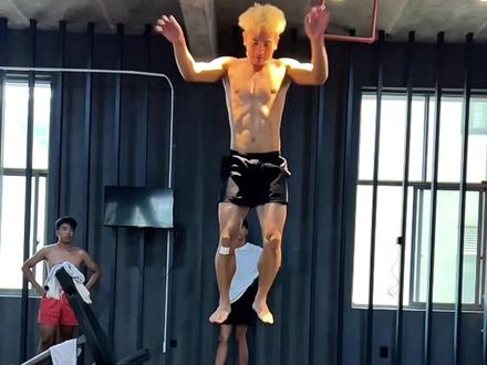 测测你的垂直弹跳是多少? #弹跳 #运动员