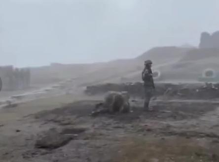 炫耀武力?
印媒:印度陆军和空军在所谓的
“拉达克地区”搞“空降作战”军演