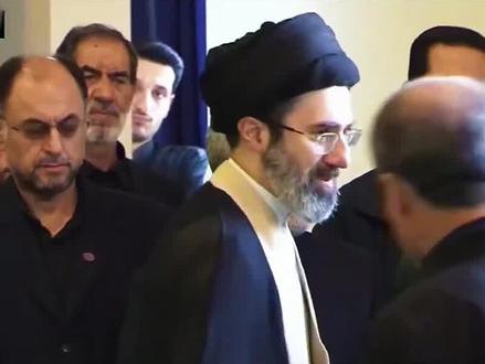 果然又被出卖了!伊朗证实穆杰塔巴遇袭受伤,一口气逮捕81名内鬼!