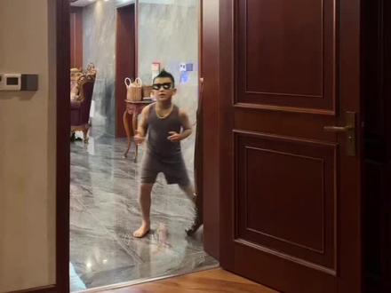 这是哪个姨姨送来的装备 给他装上了 非要舞一个#灵魂舞者 #大k小k