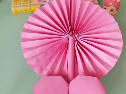 夏天小仙女必备的魔法扇,张国伟同款巴啦啦魔法棒,快给你的小可爱做一个手工折纸吧!#魔法棒折纸教程 #张国伟 #亲子手工 #折纸 @DOU+小助手