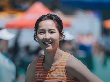 女子800米决赛,浙江队饶欣雨2:10.24夺冠!#98跑 #2026年全国田径大奖赛