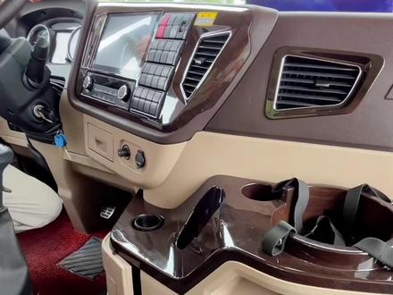 #解放卡车 #汽车销售日常 JH6至尊版配备迷你小厨房,加宽卧铺,走到哪都让你有回家的感觉。