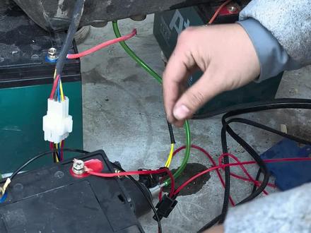 柴暖安装必须先手动泵油#电动车维修 #驻车加热器