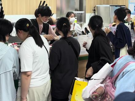 野良神新谷第一天中午就已经一些品切了…大家还是等工作日吧 #推活探店日记 #我的本命吧唧 #野良神 #夜斗 #线下吃谷