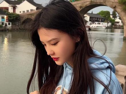 带媳妇来朱家角放生桥吃饭,
店里说可以放生,
愿我的粉丝朋友们幸福平安🙏
愿我们的家人都健康快乐🙏