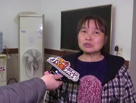 杭州的周女士打进我们的热线,说自己的女儿有笔45万左右的债务,对方迟迟不归还,她就在网上找了家公司讨债。没成想,债务又多了一笔。#媒体精选计划