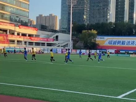 白云飞门前抽射破门 泰山城建2-0领先 (记者 牛志明 孙文志 张宝琪 陈阳 隋骁斐 编辑 刘文博)#齐鲁超赛