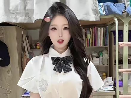 别生气啦~用哪套才能哄好你 #亲爱的别生气了 #手势舞 #变装 #女大学生