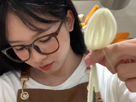 圆滚滚的郁金香教程来啦!!
超级好看快来学!!#扭扭棒 #手工diy #手工 #一束花的仪式感 #手工花制作