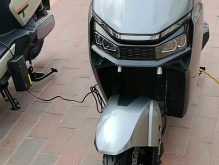 #新国标电动车# 雅迪冠能T55智能款#