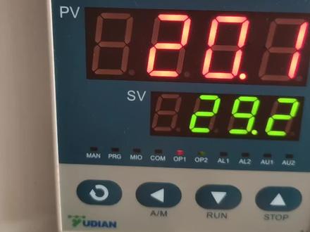 #工业自动化 #plc #控制柜 #温控器 宇电温控器无法修改设定值,按键全部失效,视频教你如何解除锁定。