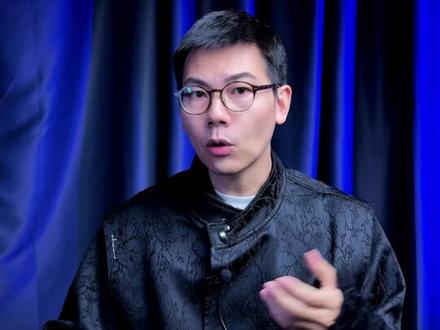 春晚机器人是什么来头 #掘金计划2025
#经济学视角看世界
#零距离看懂财经
#燃起来了大国重器
#宇树科技