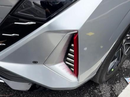 长安全系车型雨刮器更换方法和流程,如果你的雨刮器也频频出现异响或刮不干净的时候,说明你的雨刮器已经出现老化的情况,不及时更换可能会导致玻璃上全是划伤#雨刮 #雨刮器 #长安雨刮器 #雨刷