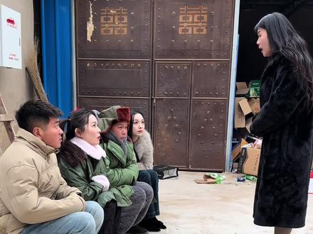 团队谁最聪明显而易见#农村搞笑段子#看一遍笑一遍