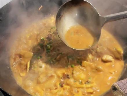 扬中68岁师傅烧的河豚鱼 师傅花了大半辈子心血在河豚上,一烧就是40多年。#扬中美食#镇江美食#河豚鱼 #舌尖上的美食 #地方特色美食