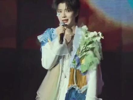 真诚的普普,你一直很郝@郝熠然 #演唱会 #泰国 #舞台灯光下的他 #向全世界安利 #上热搜