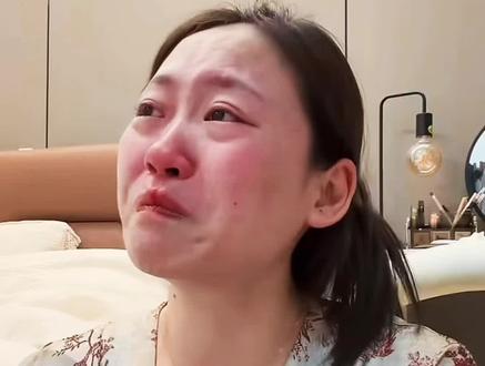 “她是你的爱人,那我呢?那我是谁?”#扬怼怼 #异国恋 #情感共鸣 #伤感 #怼怼怼