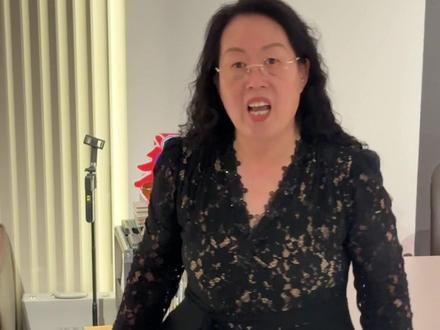 这哪是这年龄段穿的衣服啊!#罗文姬女士 #飞扬跋扈李阿姨 #温文尔雅董女士 #京城乔姐 #天津范姐
