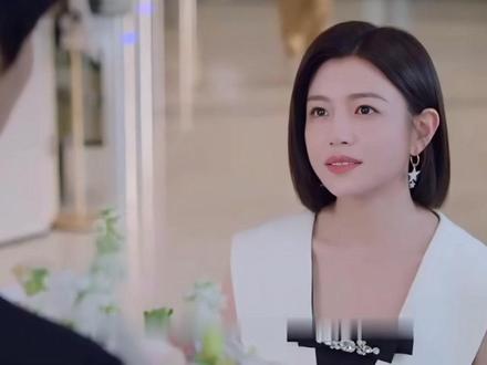 小情侣官宣!双向奔赴的爱情,事业爱情双丰收 #狙击蝴蝶 #陈妍希 #周柯宇 #高甜来袭 #2025影娱年终大赏