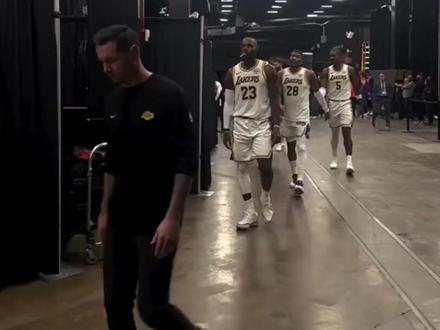 湖人罚球制胜,狄龙老詹多次冲突!两人究竟有何恩怨? #狄龙布鲁克斯 #詹姆斯 #湖人队 #太阳队 #NBA