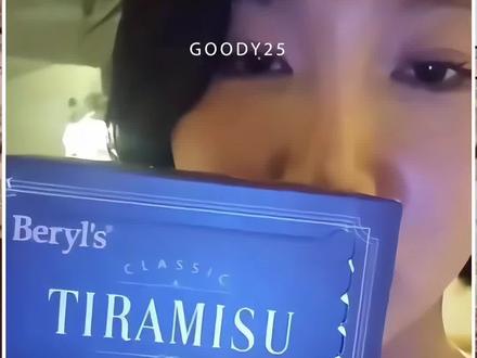 华莎:巧克力因太好吃了买超多分享给朋友
静姐在《妻子浪漫旅行》带火的巧克力!马来西亚国宝品牌Beryl‘s,纯可可脂+整颗扁桃仁,丝滑香脆,微微苦甜太高级了!简直夯爆了!
#胡静同款#巧克力 #明星同款零食#好吃到停不下来 #马来西亚巧克力