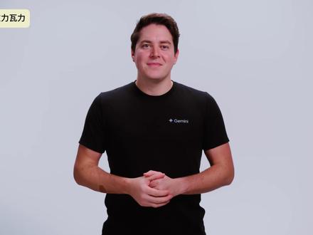 如何在 Antigravity 中使用和创建 Skill 技能(Skill)已经成为各大编程 IDE 的标配。开发工程师 Rod 介绍了如何在 Antigravity 中创建和使用 Skill。
在 Vibe Coding 时,一个常见问题就是上下文膨胀。项目越大,越不可能把全部代码一次性塞进模型上下文。Skill 的作用,就是把特定能力拆分成独立模块,在需要时再加载。
在 Antigravity 里创建 Skill 很简单。先在项目中建立目录,例如 agent/skills/html-3d-canvas,然后在其中新建一个 skill.md 文件。文件开头用三条横线标记 Front Matter,写上 Skill 的名称和描述。Agent 会根据这些信息判断当前任务是否需要加载这个 Skill。
Skill 不只是说明文字,还可以包含代码示例、脚本和相关资源。比如可以为 Three.js 和 WebGPU 写一个 Skill,封装窗口大小监听、动画循环等常用逻辑。也可以为新特性如 Tiny Shader Language 单独做一个 Skill,让 Agent 在生成代码时有更明确的参考。
当 Skill 准备好后,开启新的聊天,让 Agent 完成具体任务,例如构建一个3D 太阳系的网页。Agent 会先制定计划,然后自动读取相关 Skill 再生成代码。如果需要新增能力,比如做成游戏或添加 HTML GUI,只要继续添加新的 Skill 即可。
Skill 可以跟项目一起管理和分享。别人打开项目时,Antigravity 会自动发现这些 Skill。通过这种方式,项目经验可以被结构化保存下来,也能持续复用。
#氛围编程 #AI编程 #Antigravity #人工智能