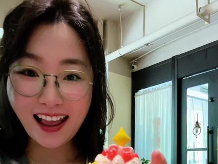 送给妈妈的小蛋糕🧁打开里面还有能旋转的花!#抖音宝藏生活家 #手工人的奇思妙想 #我的手工作品 #原创手工 #石塑粘土
