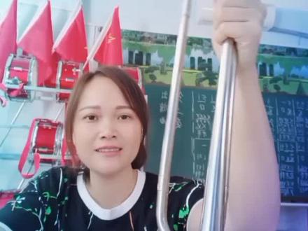 #少先队鼓号队 #训练 #小号手 #学习 学习吹冲锋号,先学会吹5135四个音,然后练习吹长音,还要练习吐音#乡村教师