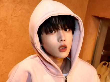 烁然宝宝我们下楼吧#王烁然下楼#娱乐#爱来了别错过 @TF家族