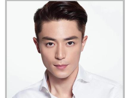 以前怎么没发现老干部霍建华这么搞笑,被黑粉骂到哭,跟杨幂互怼从来没赢过