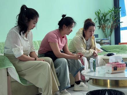 山水有别离,心意不分离。很舍不得我的姐妹离开团队,但尊重所有选择。愿你往后一路坦荡、勇敢自在,不用独自逞强,我们永远是彼此温暖依靠,永远撑腰