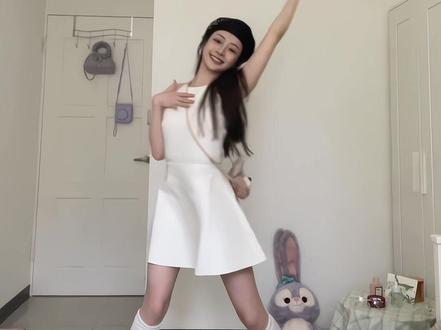 來啦來啦~一起迎接週末吧
很少這樣穿 有點害羞(▰˘◡˘▰)
你們喜歡嗎?
#illit出道曲舞蹈挑战 #magnetic
#illit #王承渲 #ootd穿搭