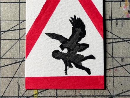 在美纹纸上画实体档案Level168:小心空中猛禽抓走小孩 #警示牌 #怪物 #手工diy #跟着抖音学画画 #美纹纸雕刻