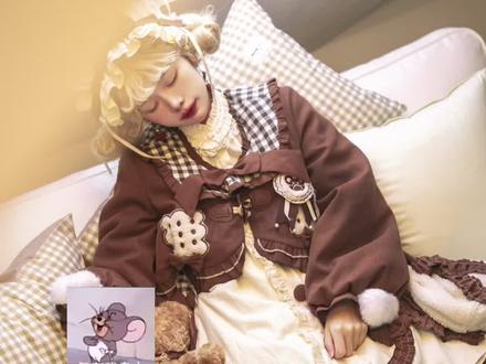 饼干熊围裙穿搭教程来啦,一衣两型是不是很nice~#lolita #lo裙安利
