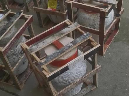 安徽黄山的客户,木架【木制品】无法进去,只能纸箱里面泡沫。客户第一。
