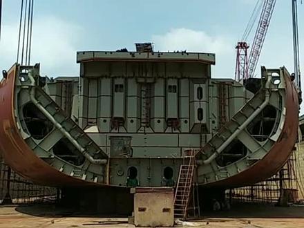 大船的剖面,你们可以仔细看看,比较漂亮