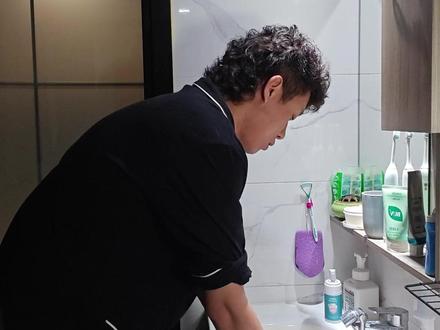 一句话居然就给男朋友哄好了? #情侣 #洗衣服 #情侣日常 #搞笑 #内容过于真实