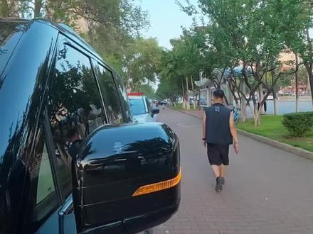 方程豹钛7离车自动锁车,一次简单的设置就让锁车变得简单。#方程豹钛7 #离车自动落锁 #车主实用攻略