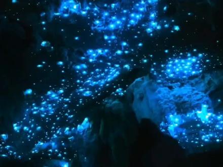 在一片鲜为人知的秘密山谷中藏着一处美妙的地方#神奇的大自然#洞穴 #银河 #视觉震撼 #荧光海 #神秘